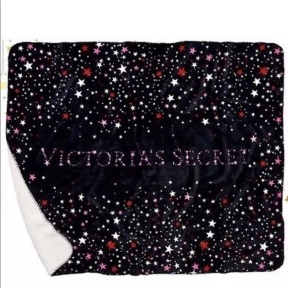 ‼️SOLD‼️VICTORIAS SECRET SHERPA THROW BLANKET - Picture 3 of 5